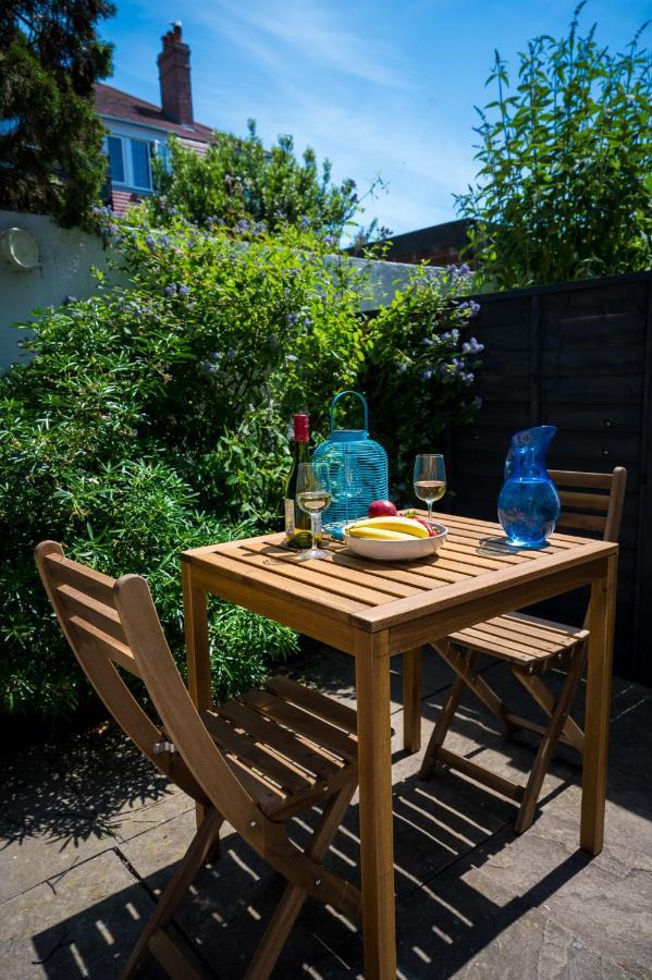 Birdsong & Pine: Parking & Garden Apartment Worthing Exterior photo