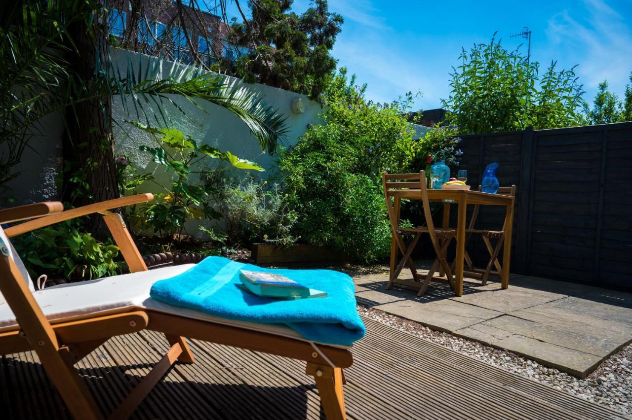 Birdsong & Pine: Parking & Garden Apartment Worthing Exterior photo